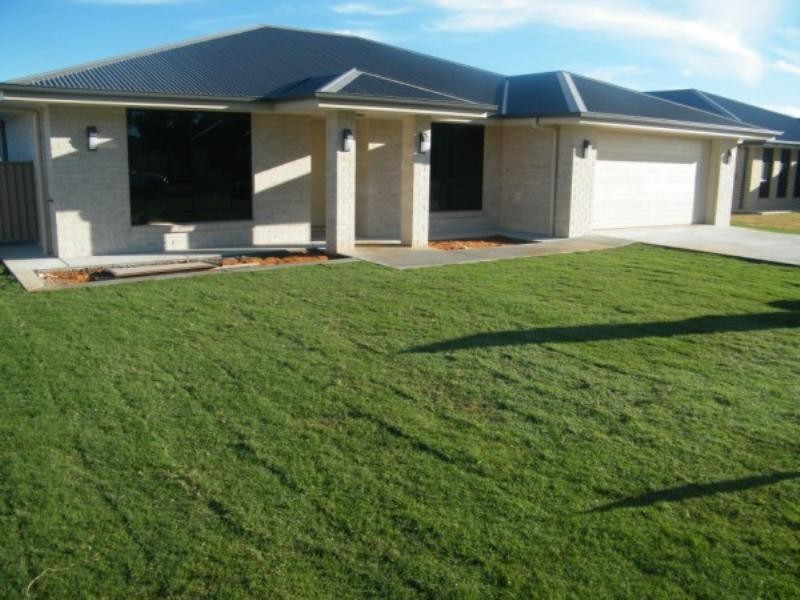 40 Sommerfeld Crescent, Chinchilla QLD 4413