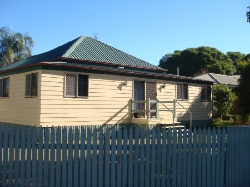 60 Bell Street, Chinchilla QLD 4413