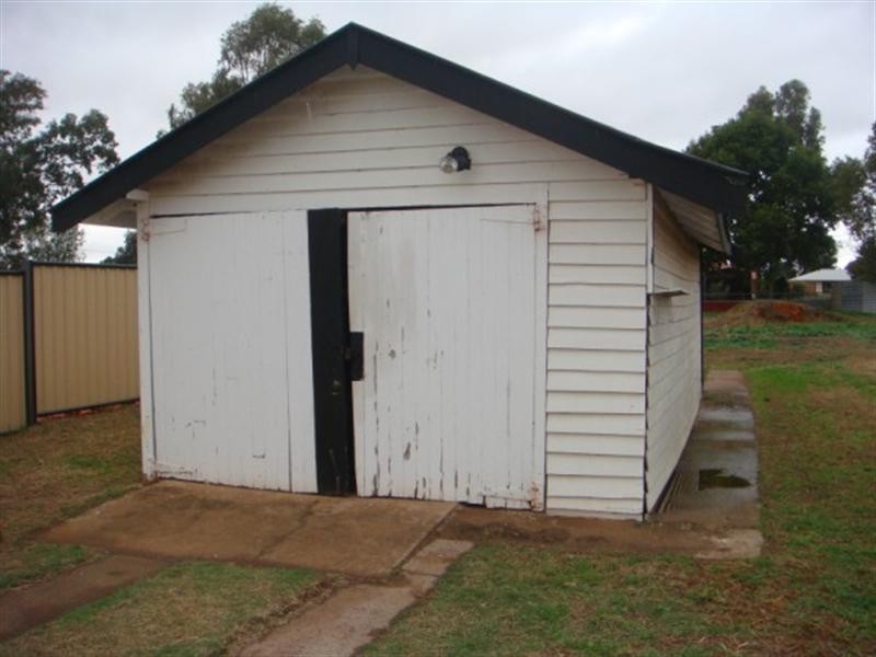64 Park Street, Chinchilla QLD 4413