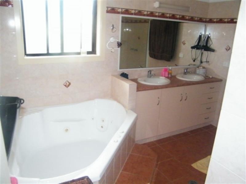 49 Beasley Street, Chinchilla QLD 4413