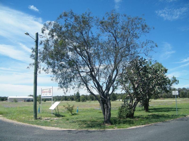 CNR Washington and Lloyd, Chinchilla QLD 4413