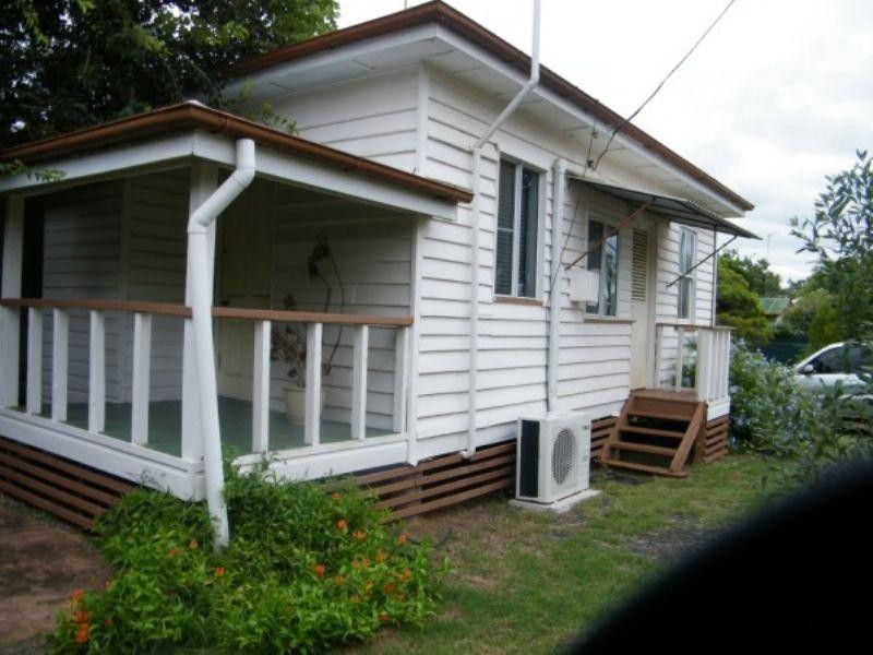 8 Castle Street, Chinchilla QLD 4413