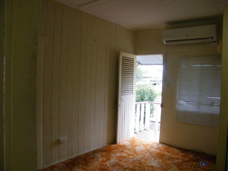 8 Castle Street, Chinchilla QLD 4413