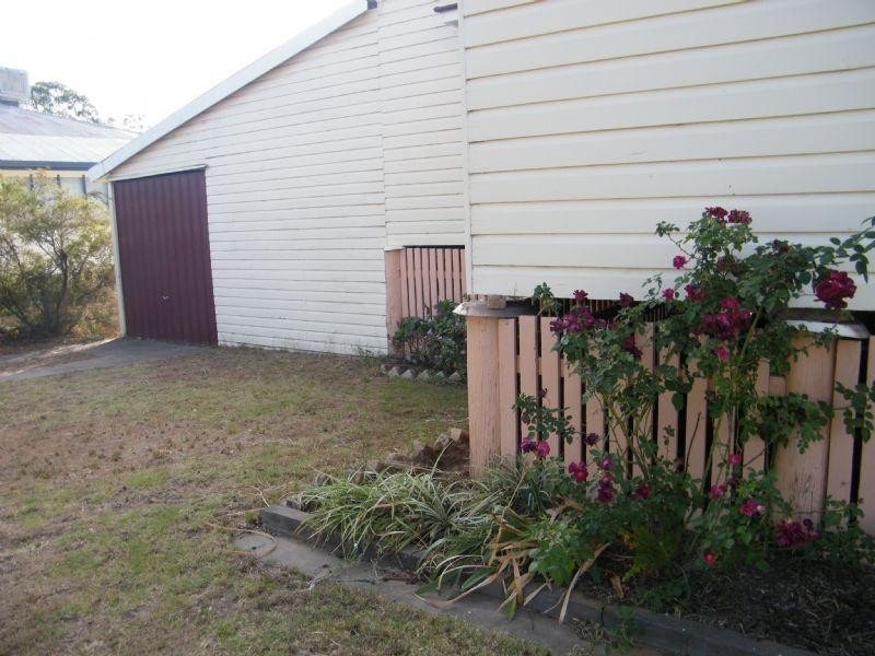 12 Middle Street, Chinchilla QLD 4413