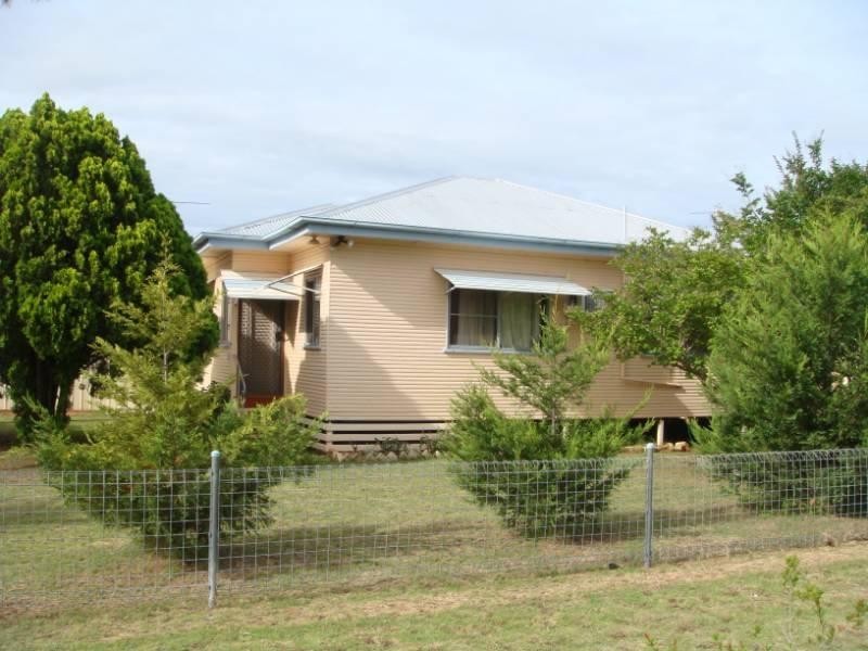 11 Evans Street, Chinchilla QLD 4413