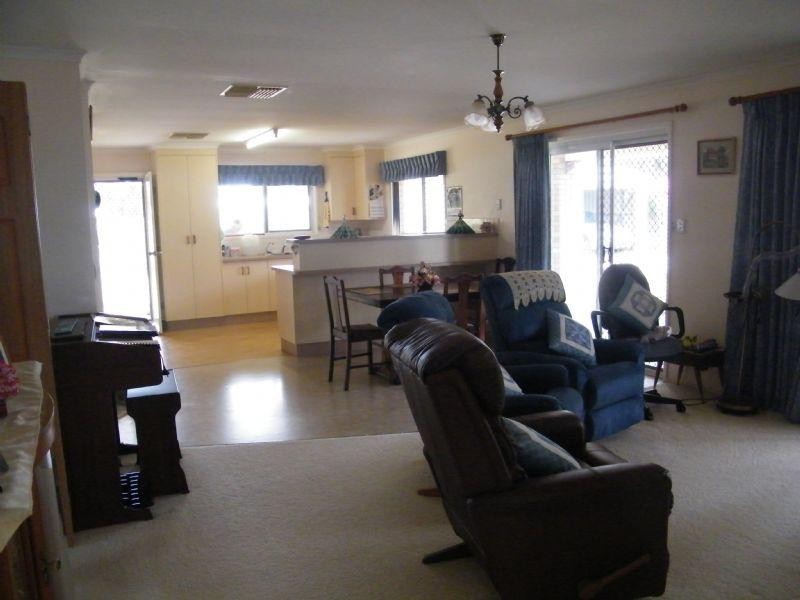 5 Nowland Street, Chinchilla QLD 4413