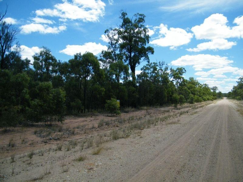 169 Rocky Crescent, Tara QLD 4421