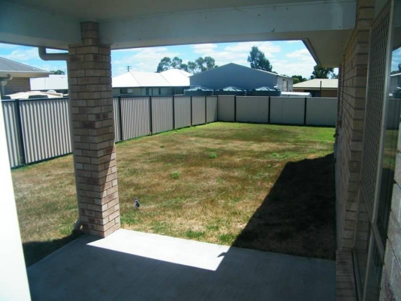 119 Zeller Street, Chinchilla QLD 4413