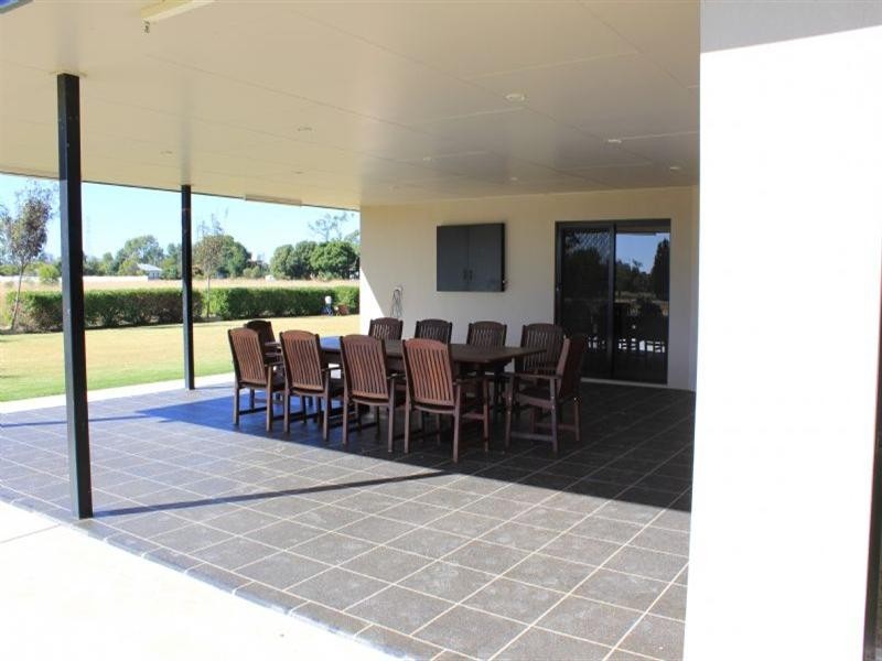 2 Quintet Drive, Chinchilla QLD 4413
