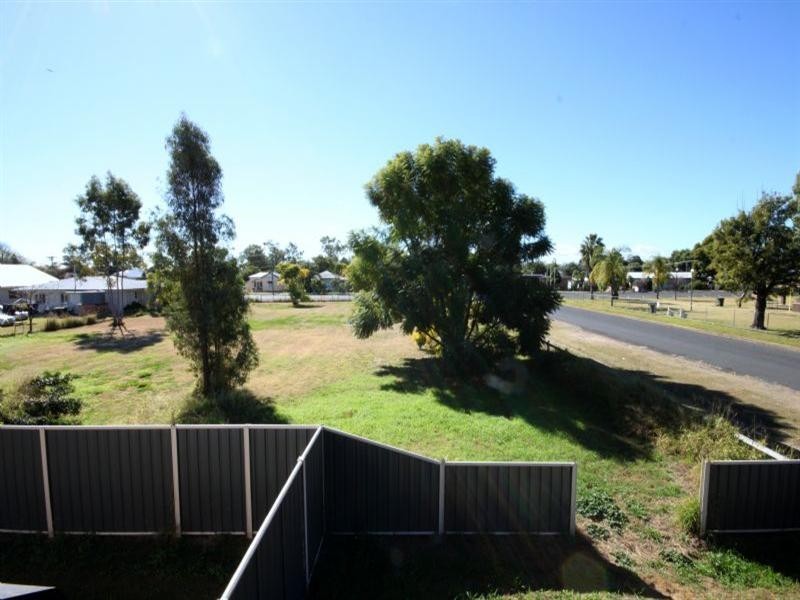 96 MIDDLE Street, Chinchilla QLD 4413