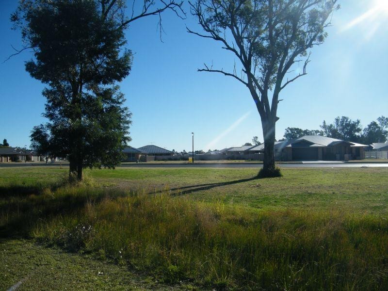 70 SOMMERFELD Crescent, Chinchilla QLD 4413