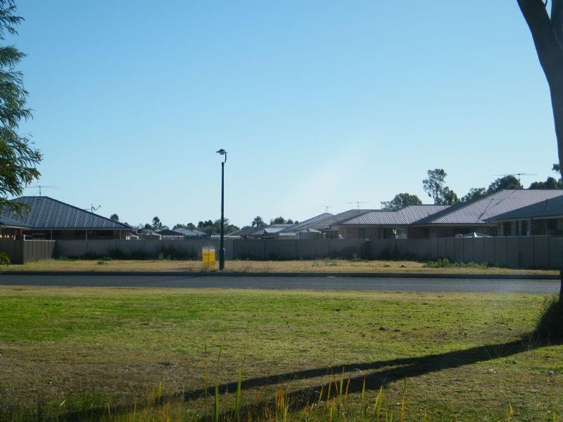 70 SOMMERFELD Crescent, Chinchilla QLD 4413