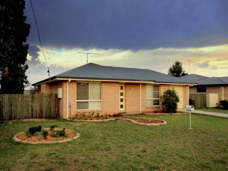 56 Beasley Street, Chinchilla QLD 4413