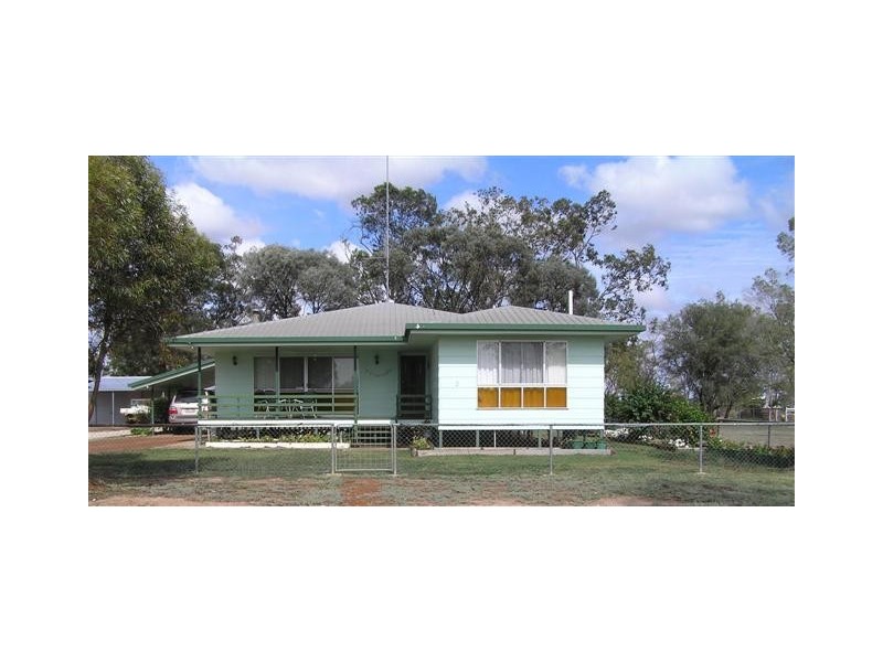9 Walton Street, Meandarra QLD 4422