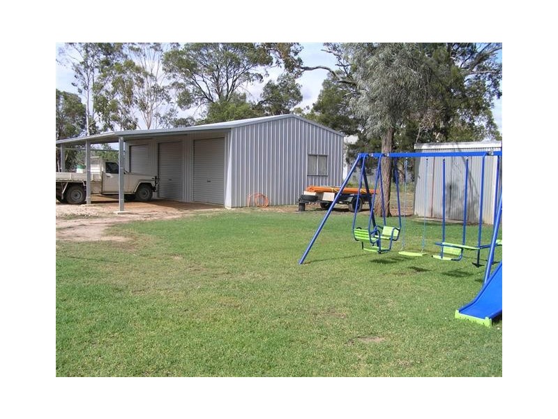 9 Walton Street, Meandarra QLD 4422