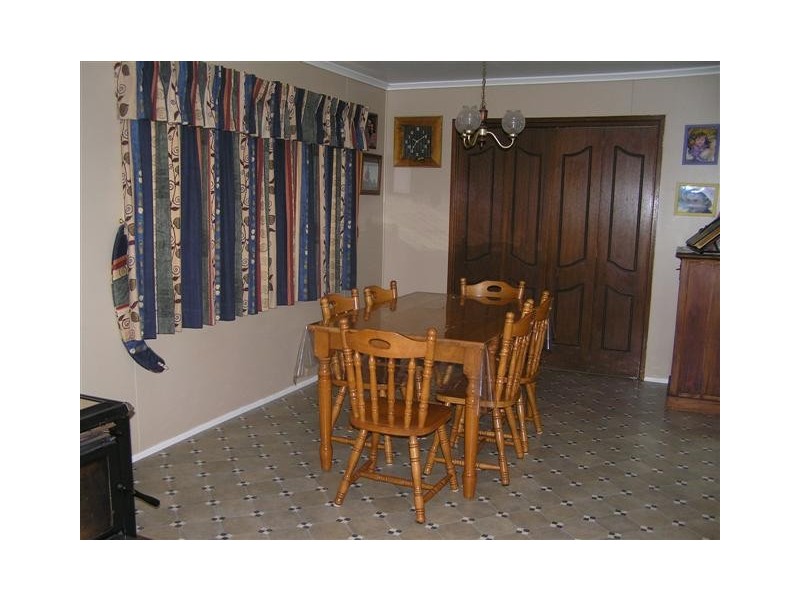 9 Walton Street, Meandarra QLD 4422