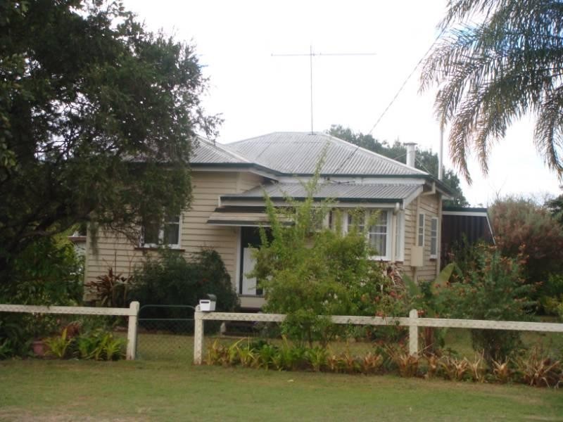 7 Castle Street, Chinchilla QLD 4413