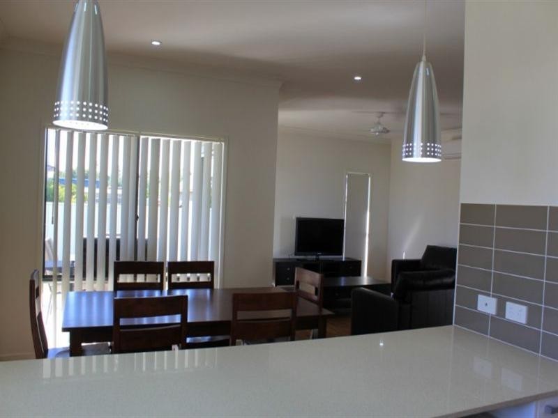 1 and 2/16 Canaga Street, Chinchilla QLD 4413