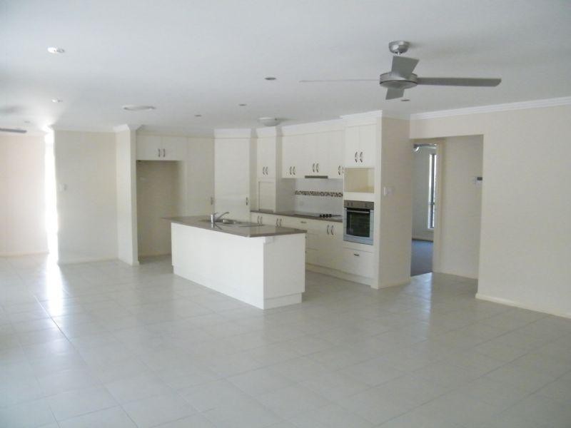 89 Sommerfeld Crescent, Chinchilla QLD 4413