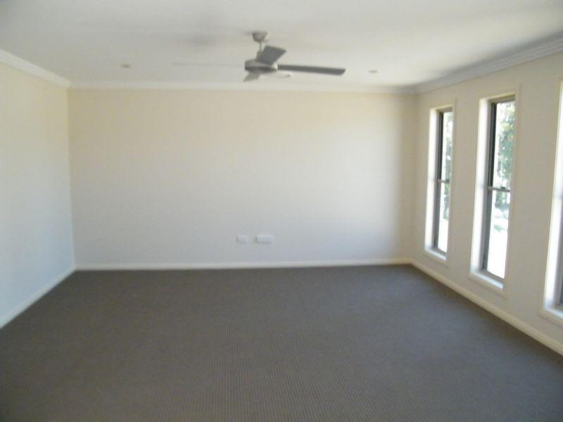 89 Sommerfeld Crescent, Chinchilla QLD 4413