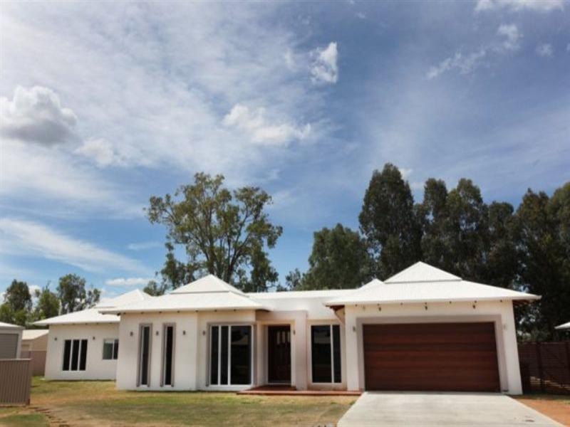 49 Sommerfeld Crescent, Chinchilla QLD 4413