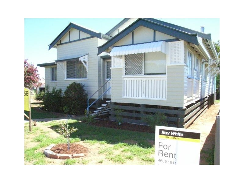 39 Bell Street, Chinchilla QLD 4413