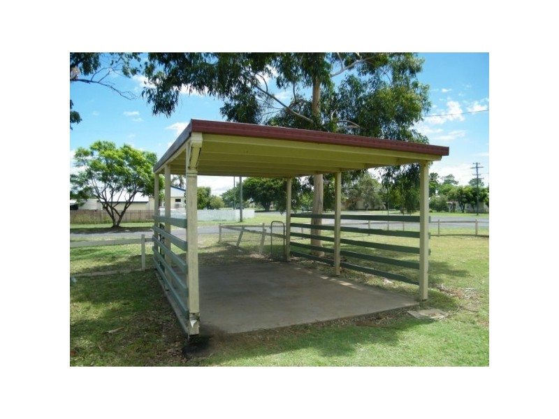 40 Windmill Road, Chinchilla QLD 4413