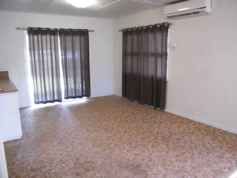 4 Crescent Avenue, Chinchilla QLD 4413