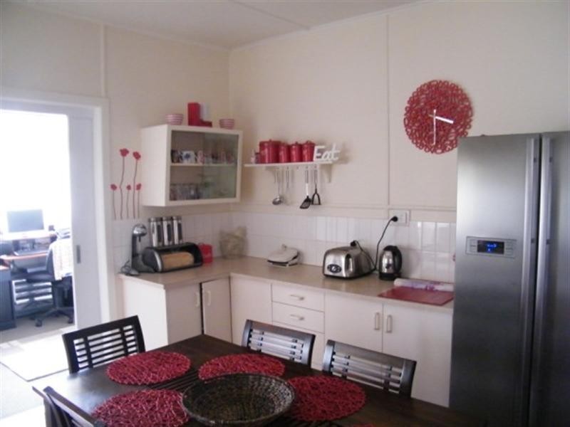 17 Burbank Street, Chinchilla QLD 4413