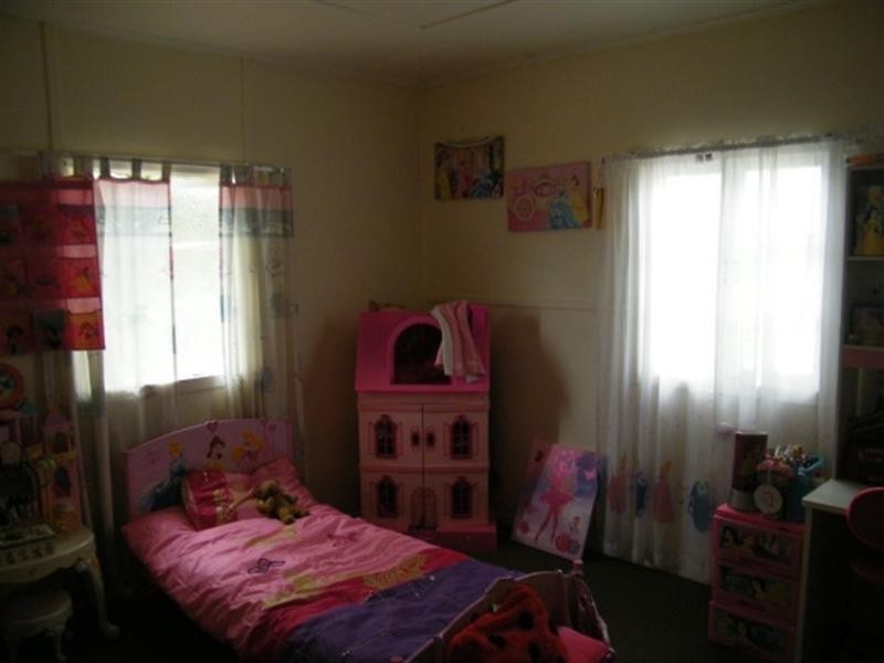 17 Burbank Street, Chinchilla QLD 4413