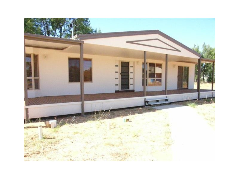 11 Davidson Court, Chinchilla QLD 4413