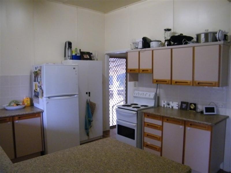 98-100 Wambo Street, Chinchilla QLD 4413