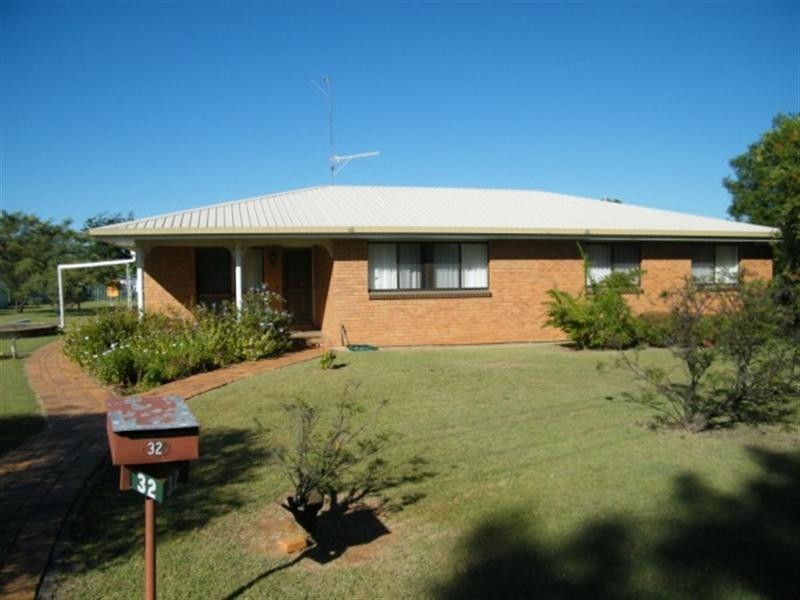32 Barber Street, Chinchilla QLD 4413