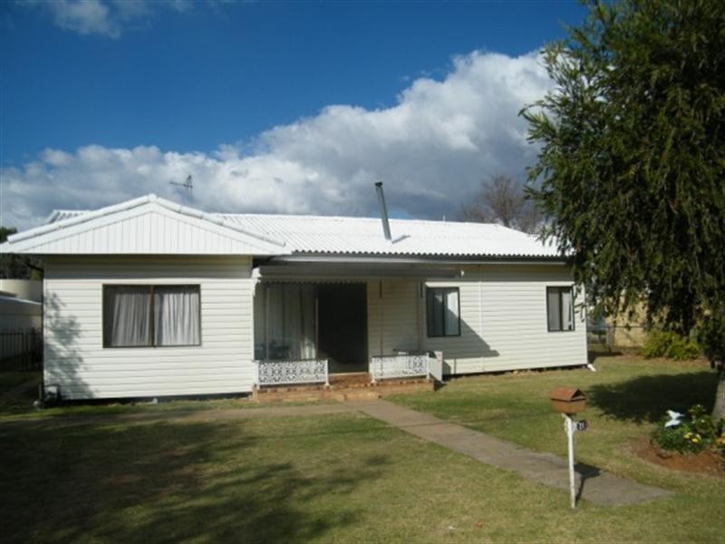 21 Claydon Street, Chinchilla QLD 4413
