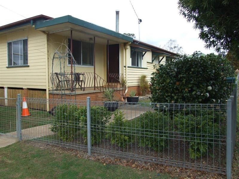 32 Andrews Road, Crows Nest QLD 4355