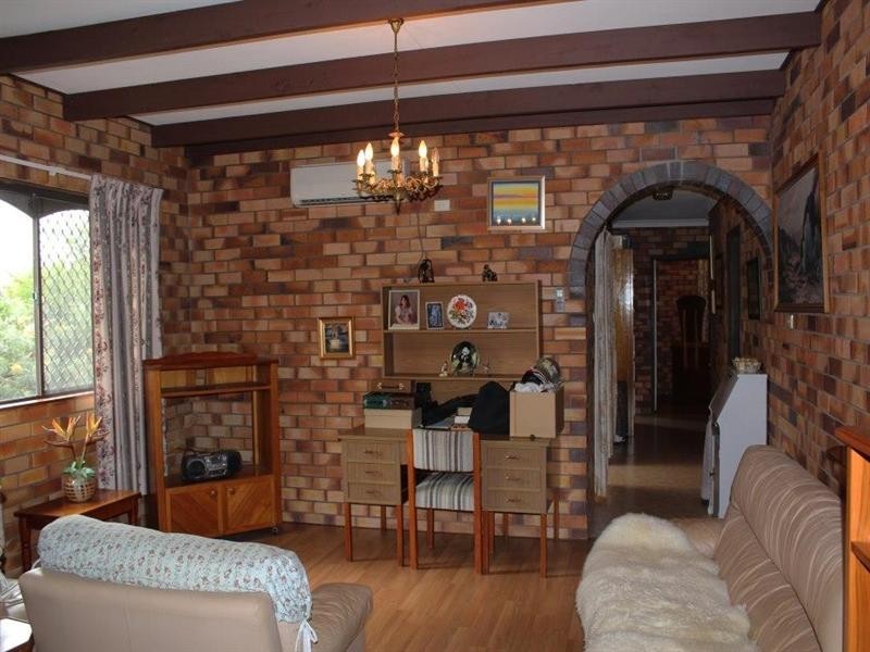 19 James Street, Crows Nest QLD 4355