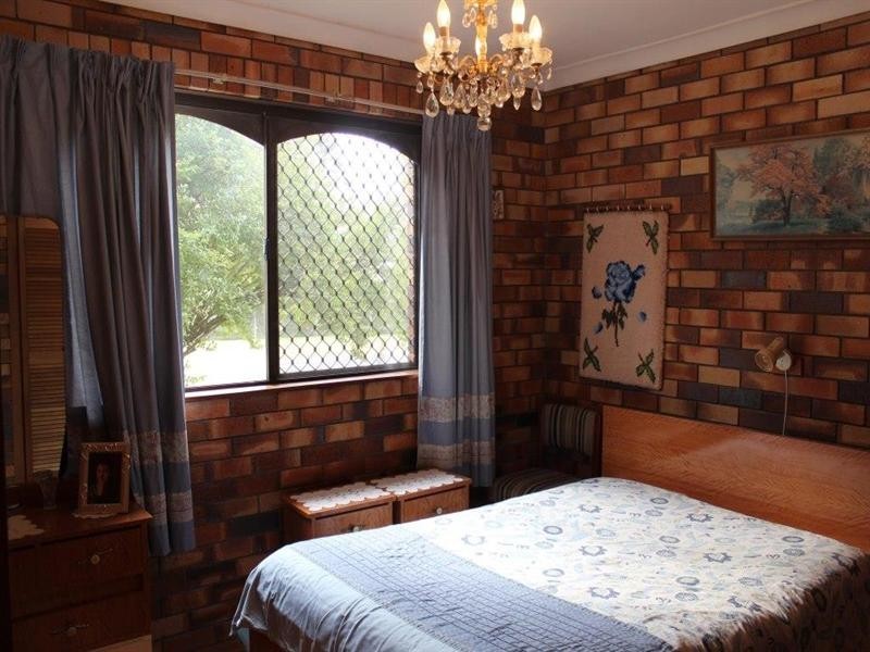 19 James Street, Crows Nest QLD 4355