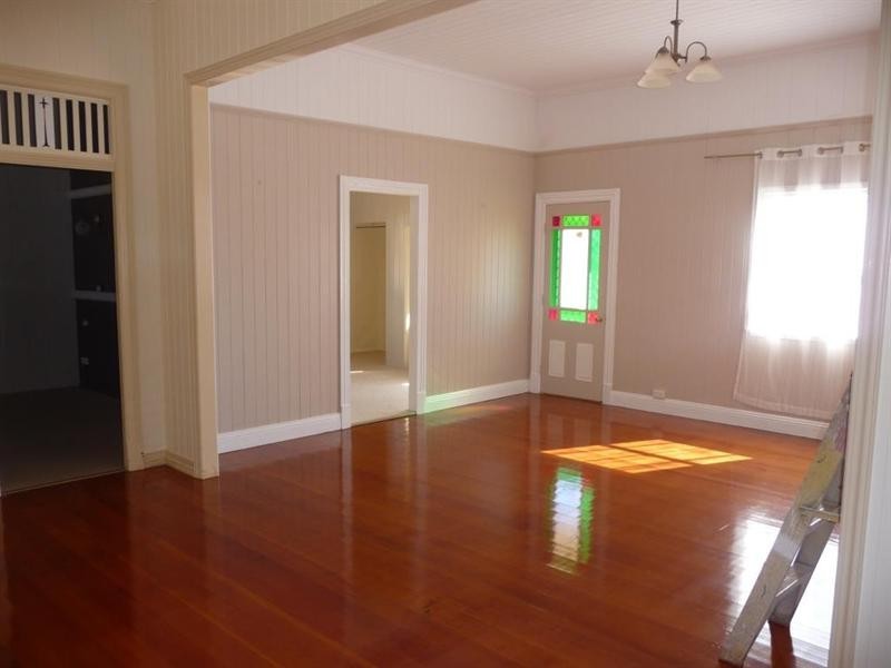 7217 New England Highway, Crows Nest QLD 4355