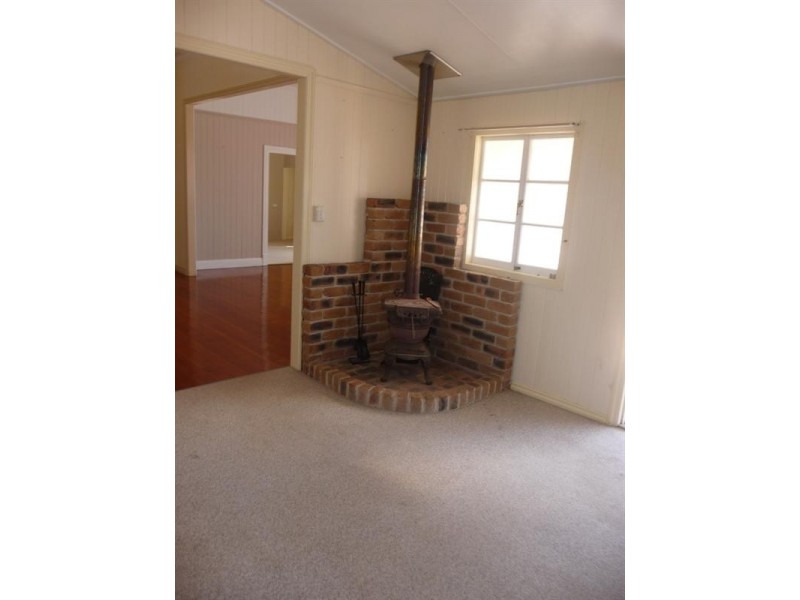 7217 New England Highway, Crows Nest QLD 4355