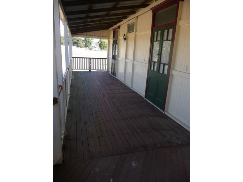 7217 New England Highway, Crows Nest QLD 4355