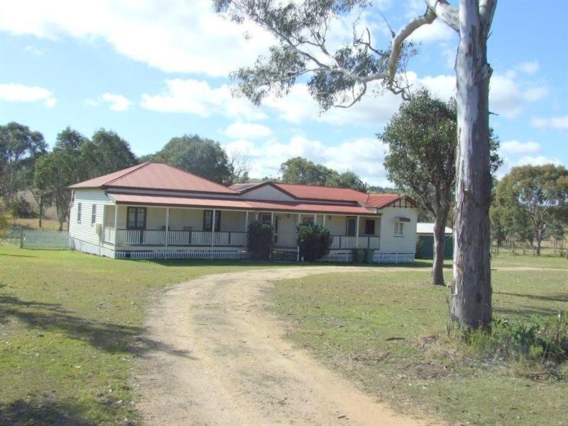 7217 New England Highway, Crows Nest QLD 4355