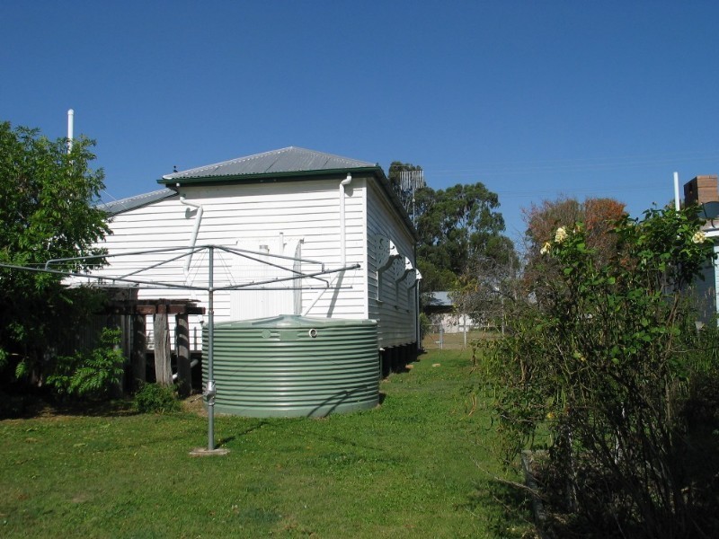 18 Nolan Street, Crows Nest QLD 4355