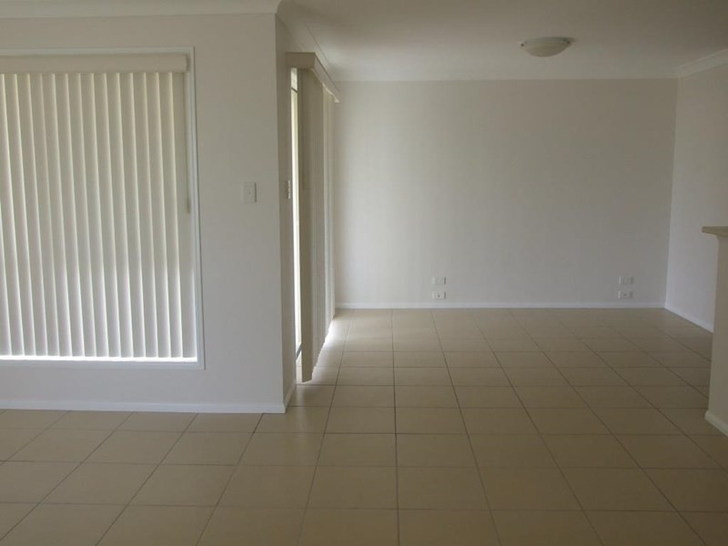 14 Samuel Avenue, Crows Nest QLD 4355