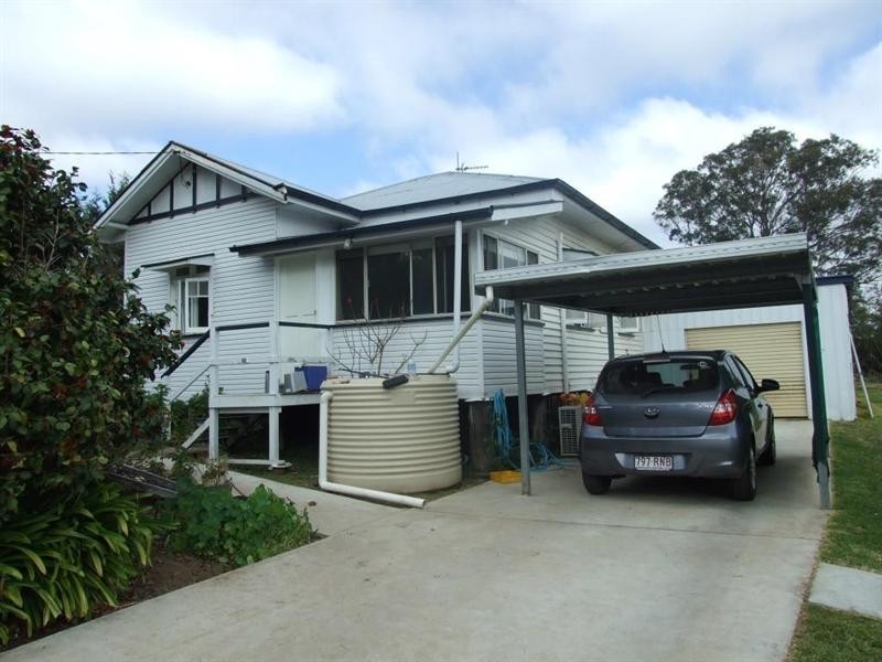 7 Jones Street, Crows Nest QLD 4355