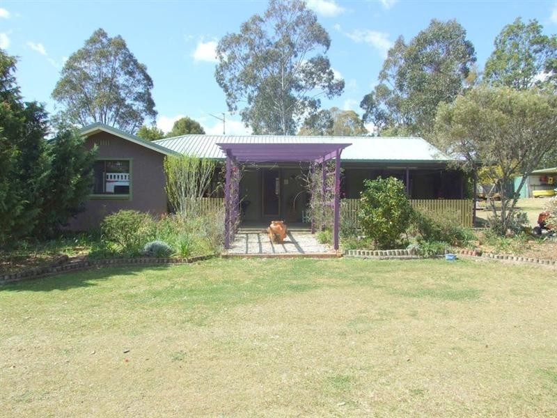 2 Eastside Road, Crows Nest QLD 4355