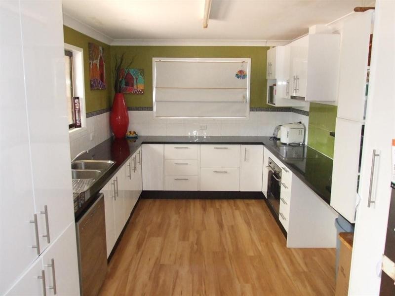 2 Eastside Road, Crows Nest QLD 4355