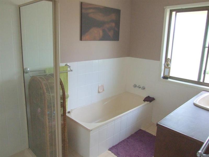 2 Eastside Road, Crows Nest QLD 4355