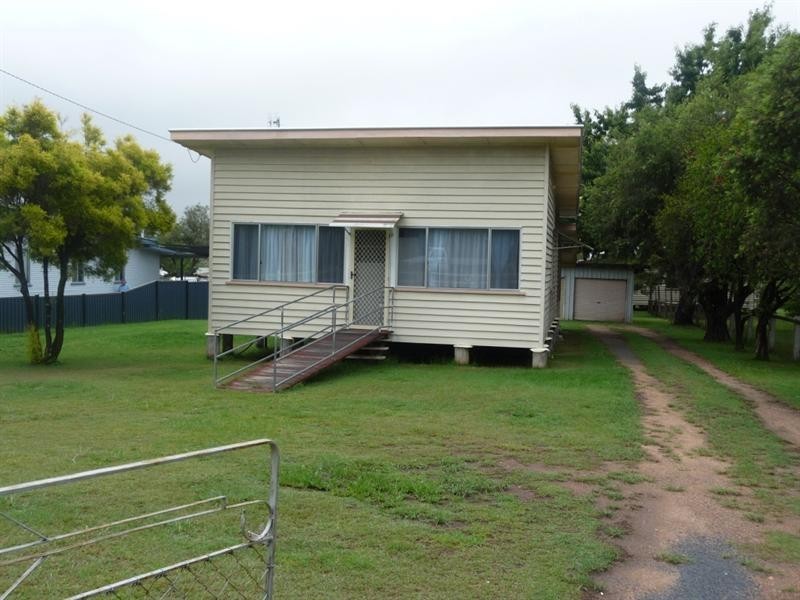 9 Lalor Street, Crows Nest QLD 4355