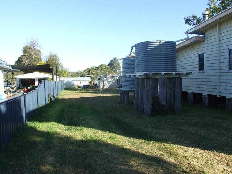 9 Lalor Street, Crows Nest QLD 4355