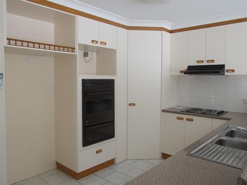 4 Wilkes Road, Hampton QLD 4352